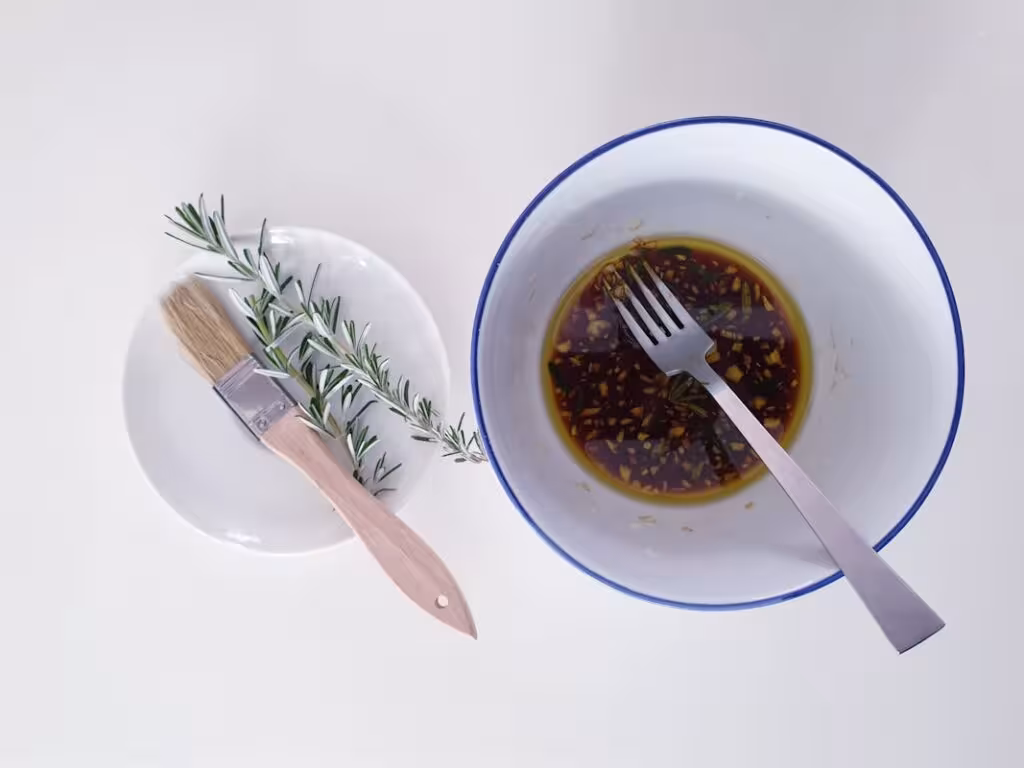 Rippchen grillen: 5 Tricks für ultimativen Genuss 3 Marinade Spareribs